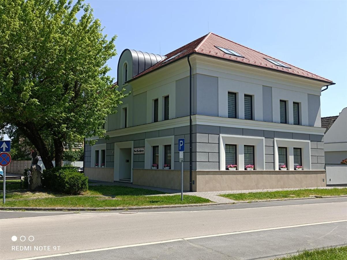 Corso Lux Apartman Gyula Exteriör bild
