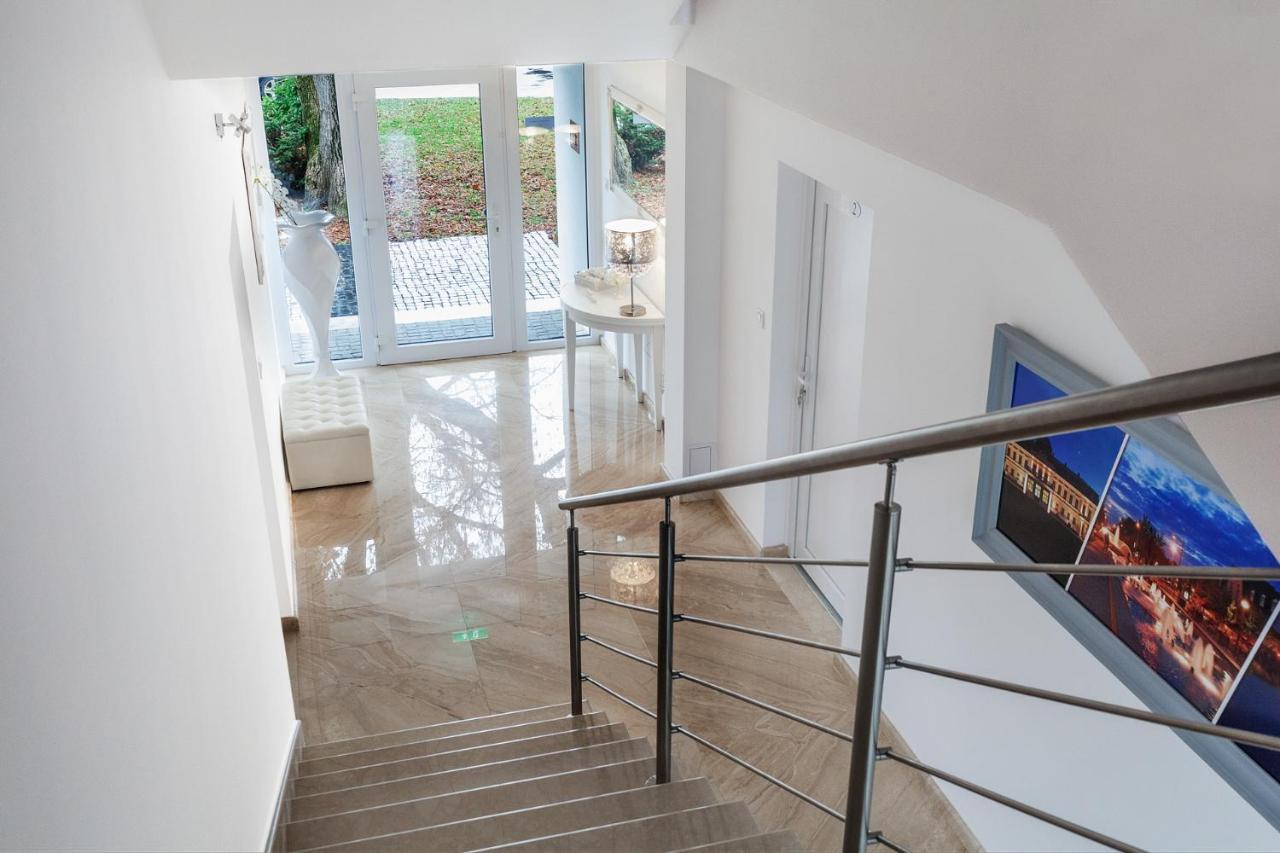 Corso Lux Apartman Gyula Exteriör bild
