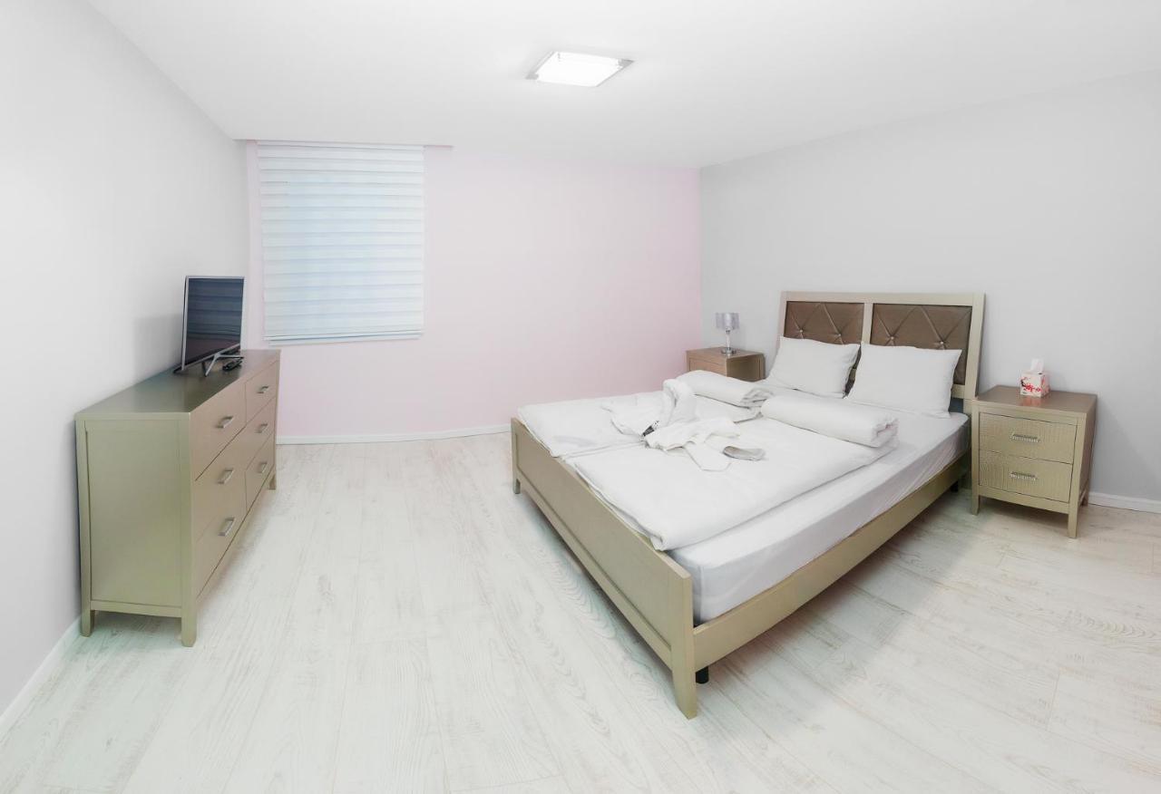 Corso Lux Apartman Gyula Exteriör bild