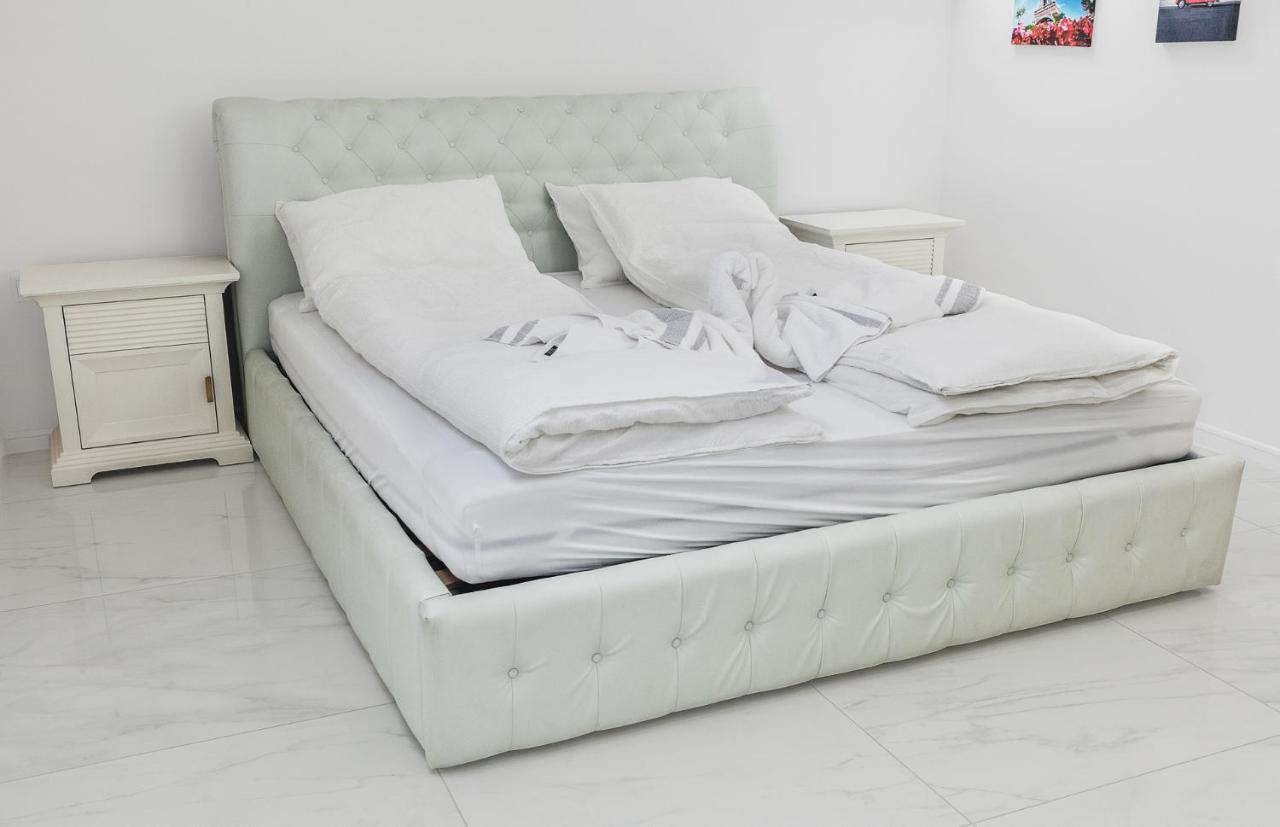Corso Lux Apartman Gyula Exteriör bild
